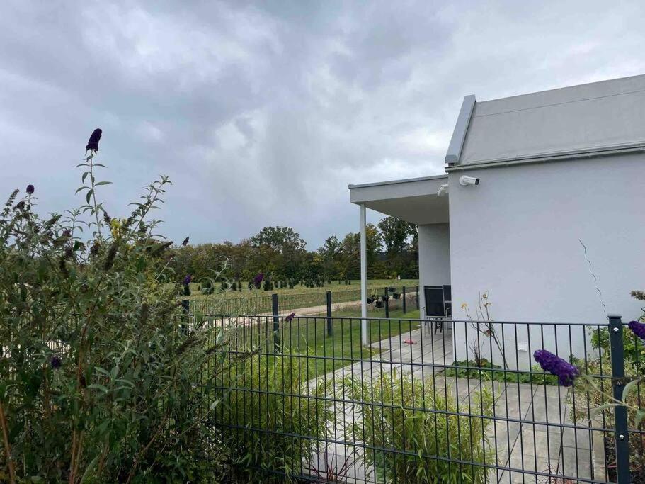 Wohnung Mit Garten Naehe Legoland Leipheim Bagian luar foto